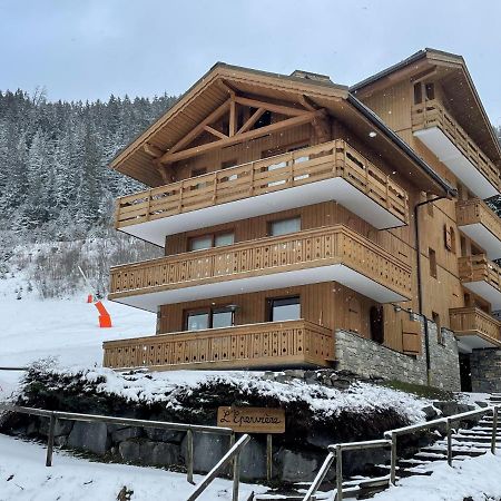 Meribel Centre La Chaudanne - Chalet Épervière - 3 bedrooms ski in&out apartment - 1 minute to main ski lifts, 5 minutes walk to center of Méribel Esterno foto