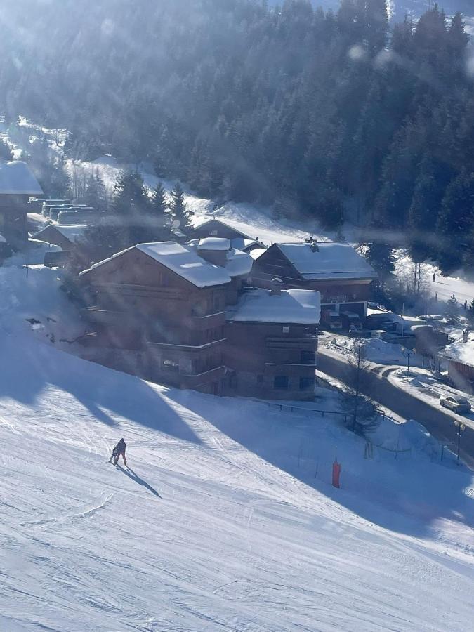 Meribel Centre La Chaudanne - Chalet Épervière - 3 bedrooms ski in&out apartment - 1 minute to main ski lifts, 5 minutes walk to center of Méribel Esterno foto