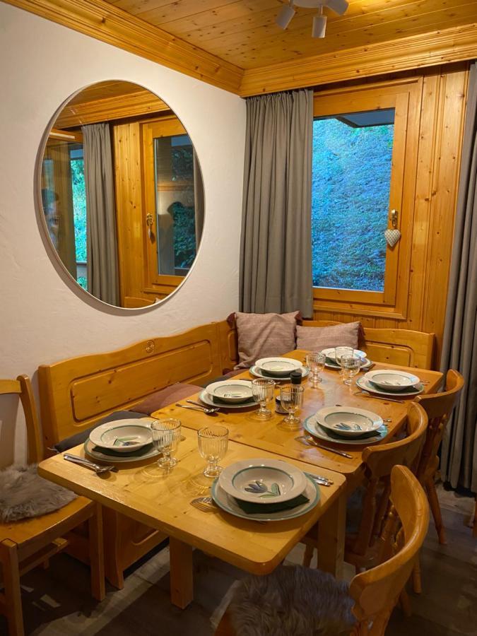 Meribel Centre La Chaudanne - Chalet Épervière - 3 bedrooms ski in&out apartment - 1 minute to main ski lifts, 5 minutes walk to center of Méribel Esterno foto