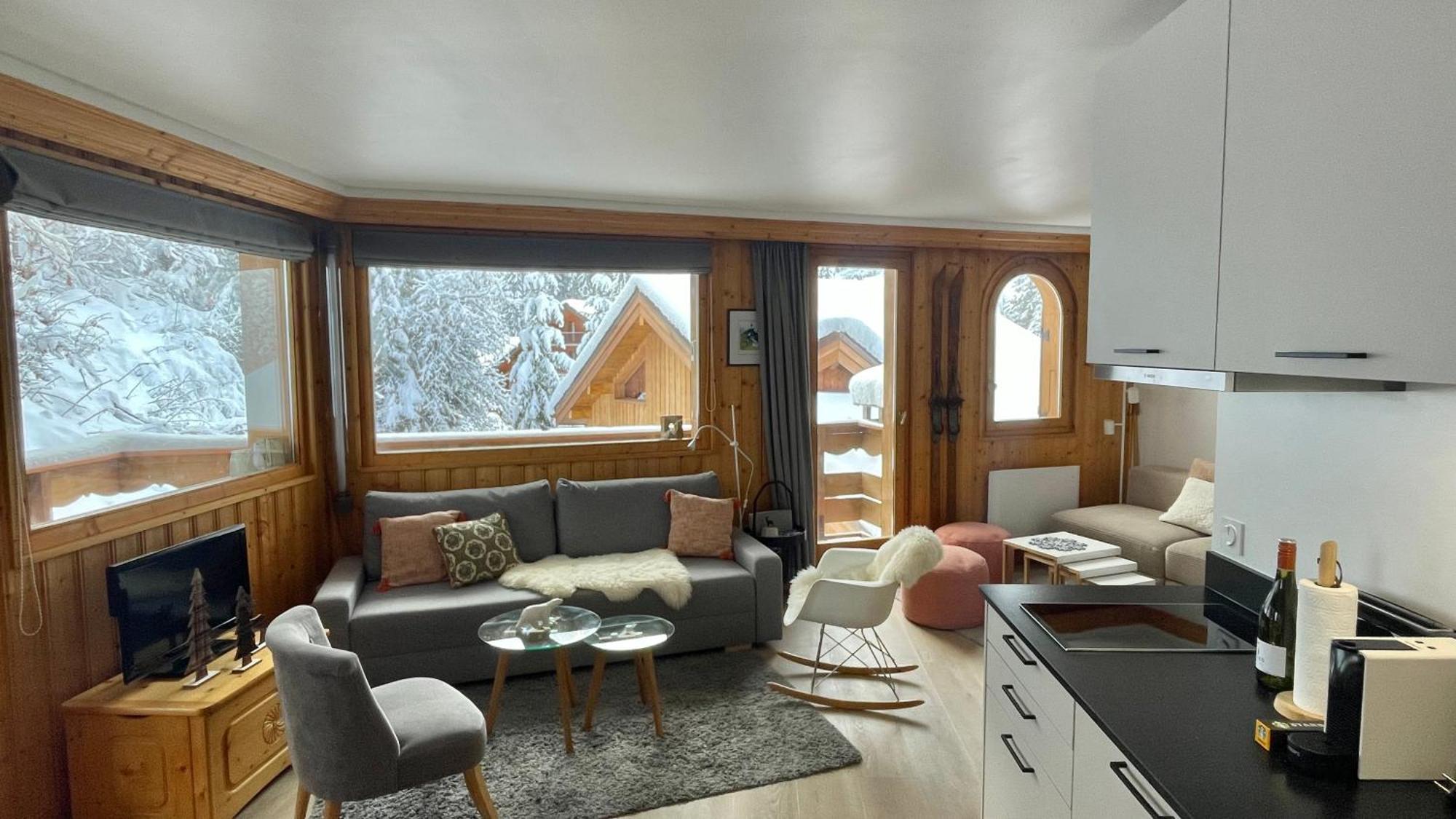 Meribel Centre La Chaudanne - Chalet Épervière - 3 bedrooms ski in&out apartment - 1 minute to main ski lifts, 5 minutes walk to center of Méribel Esterno foto
