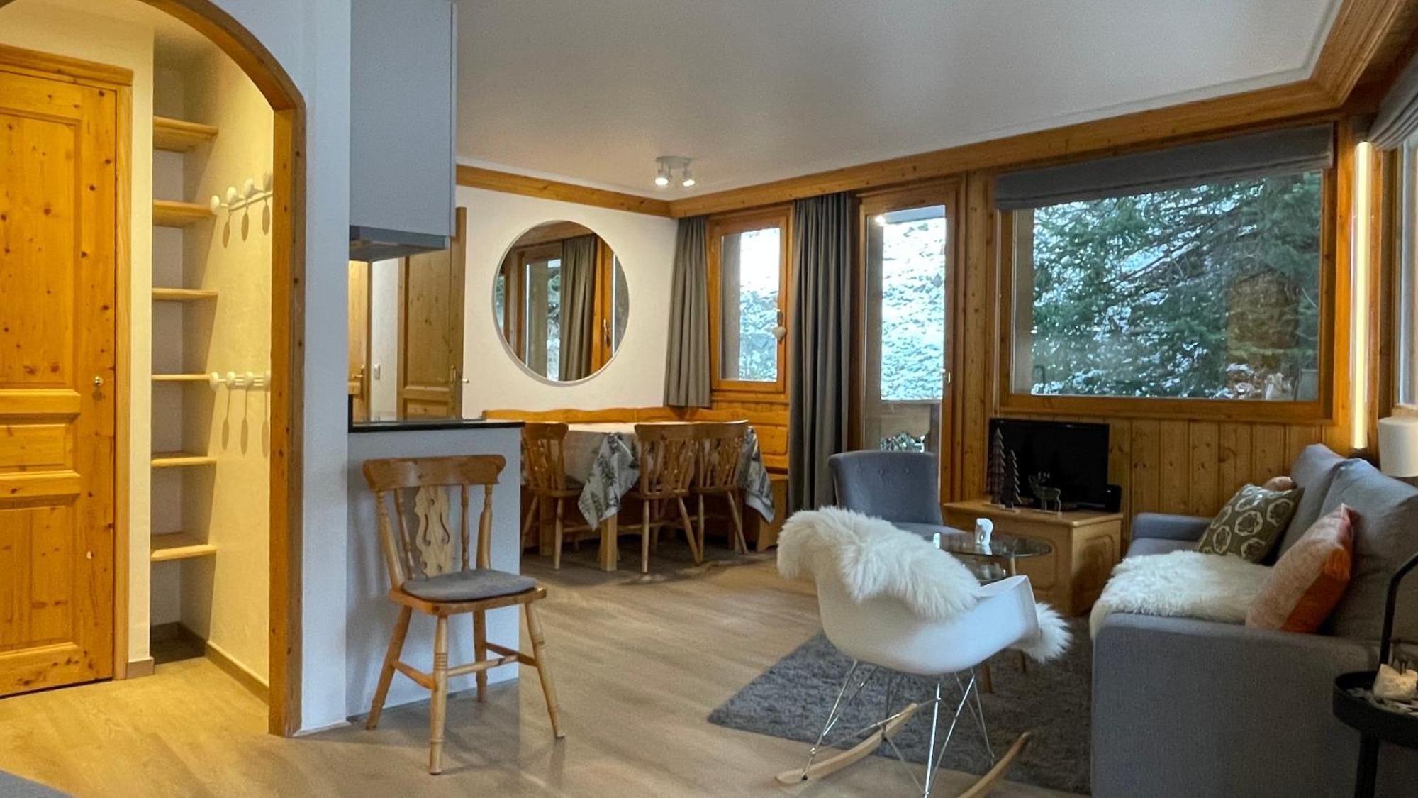 Meribel Centre La Chaudanne - Chalet Épervière - 3 bedrooms ski in&out apartment - 1 minute to main ski lifts, 5 minutes walk to center of Méribel Esterno foto