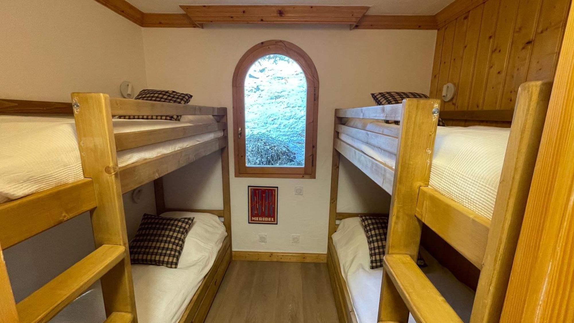Meribel Centre La Chaudanne - Chalet Épervière - 3 bedrooms ski in&out apartment - 1 minute to main ski lifts, 5 minutes walk to center of Méribel Esterno foto