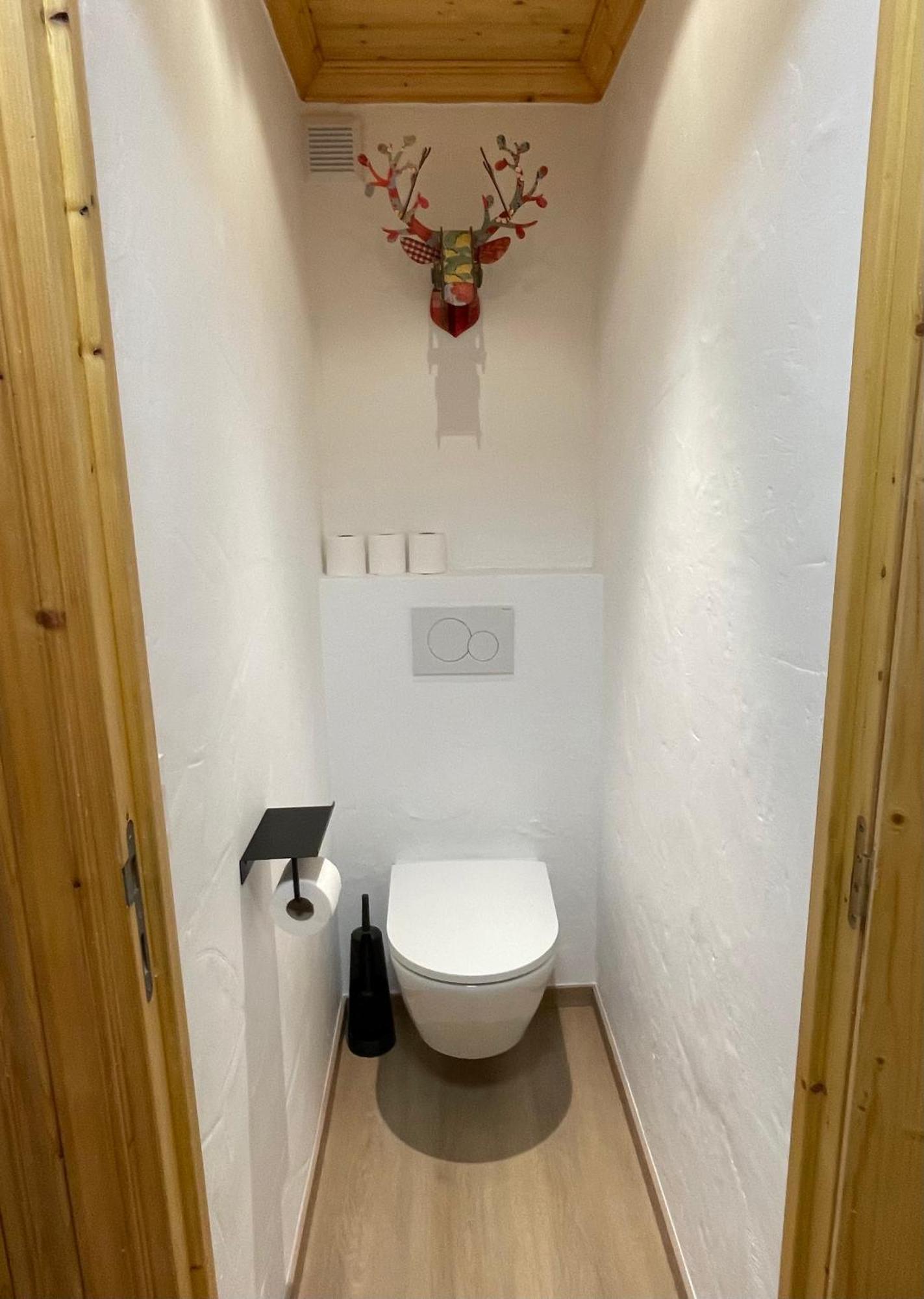 Meribel Centre La Chaudanne - Chalet Épervière - 3 bedrooms ski in&out apartment - 1 minute to main ski lifts, 5 minutes walk to center of Méribel Esterno foto